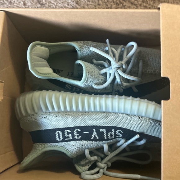 HOT ! Yeezy Boost 35 V2 In Store Black Yeezy Yeezy Store Yeezy Boost 35 V2  Release 219 Adidas Yeezy